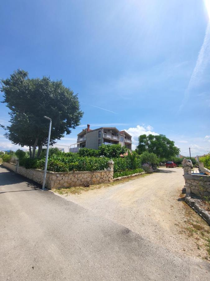 Apartmani Milka Vrsi Esterno foto