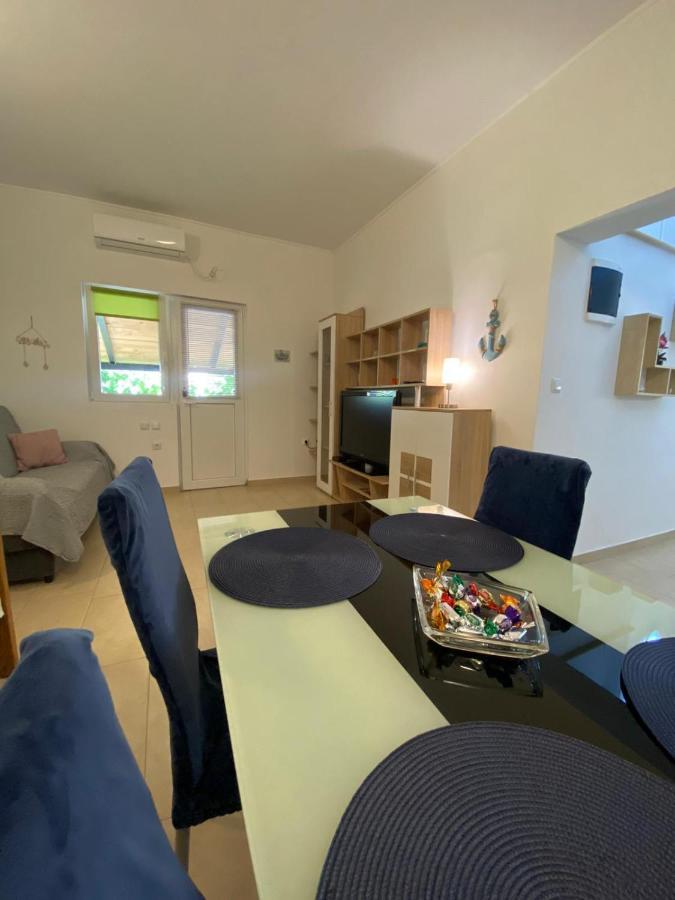 Apartmani Milka Vrsi Esterno foto